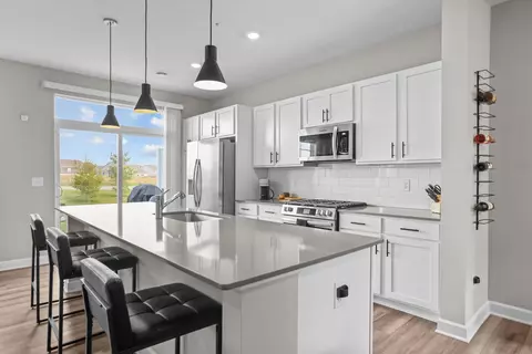 1929 Prospect Ln, Carver, MN 55315