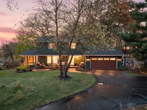 6800 Brule Cir S, Chanhassen, MN 55317