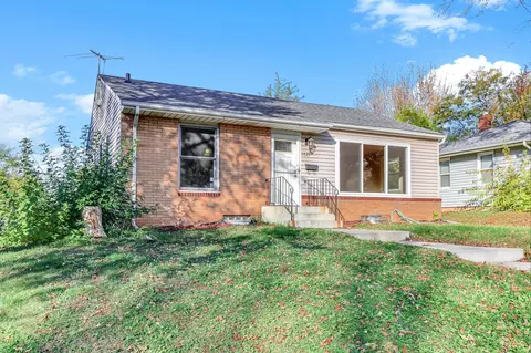 1629 Hazel St N, Saint Paul, MN 55119