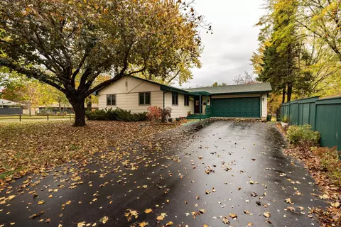 2420 W 106th St, Bloomington, MN 55431
