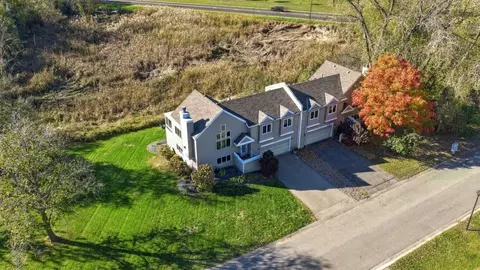 8942 Preserve Blvd, Eden Prairie, MN 55347