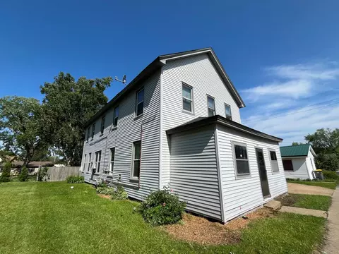 Exterior - 1040 7th Ave, Baldwin, WI 54002 photo 3 of 5