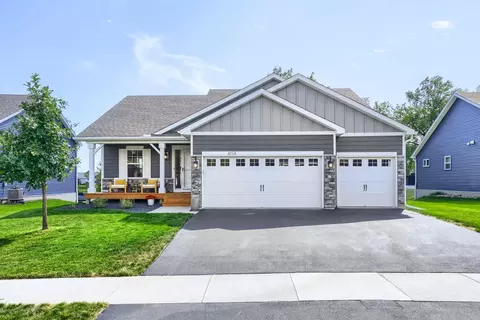 8154 182nd St W, Lakeville, MN 55044