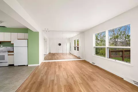 Living - 609 Selfridge Dr, Duluth, MN 55811 photo 3 of 4