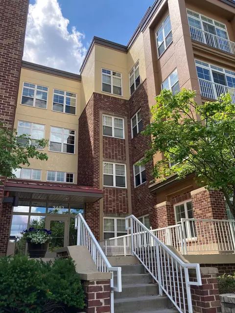 2407 39th Ave NE #409, Saint Anthony, MN 55421