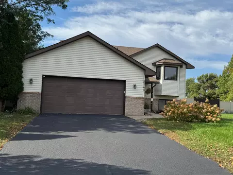 8749 Queens Gdns, Brooklyn Park, MN 55443