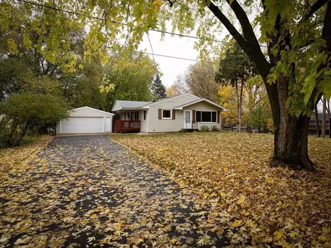 4950 Dakota St SE, Prior Lake, MN 55372