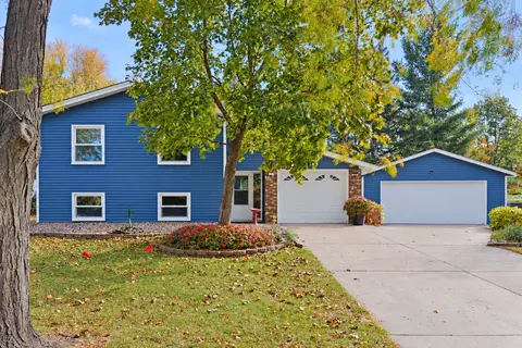 8469 Ivan Ave S, Cottage Grove, MN 55016