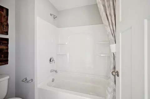 Bath - 904 Erickson Ln, Buffalo, MN 55313 photo 4 of 4