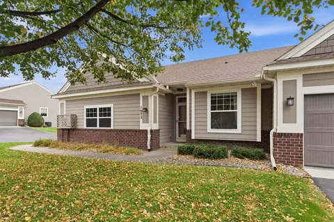 1075 Victoria Greens Blvd, Victoria, MN 55386