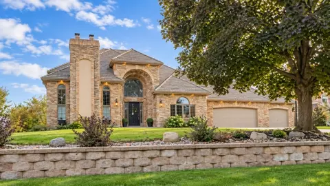 9405 Wedgewood Dr, Woodbury, MN 55125