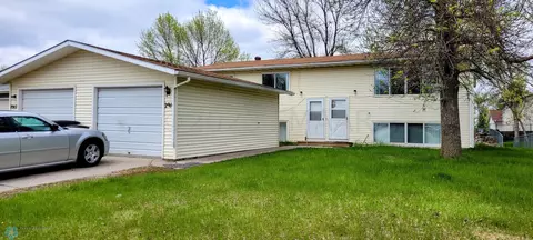 2912 Hanover Ave S, Moorhead, MN 56560