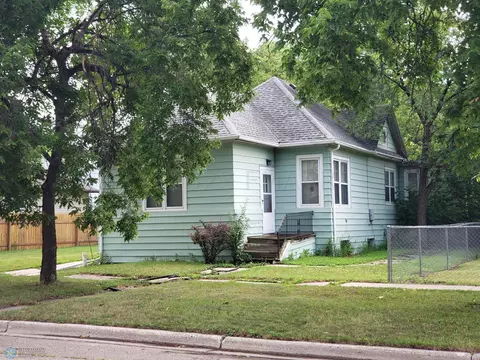 210 6th St S, Breckenridge, MN 56520