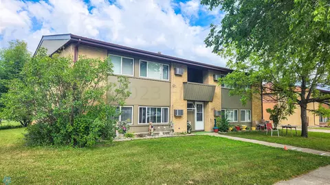 1825 13 12 St S, Fargo, ND 58103