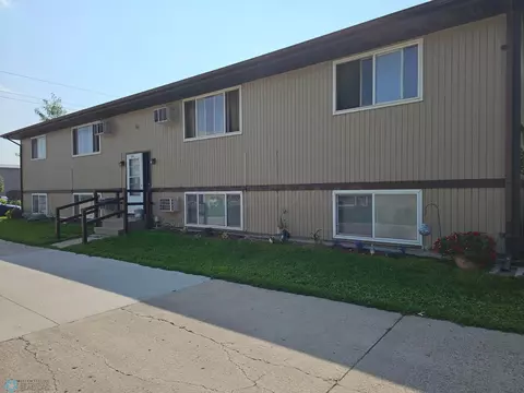 2911 7 Ave N, Fargo, ND 58102