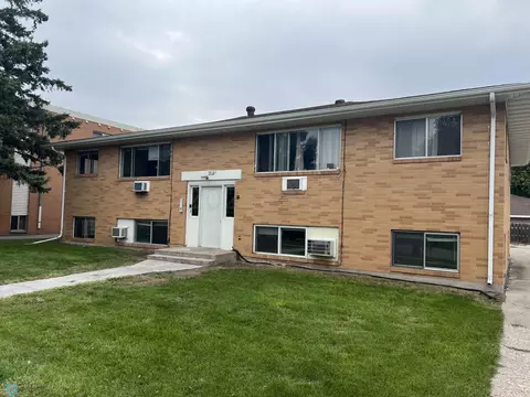 913 18 12 St S, Moorhead, MN 56560