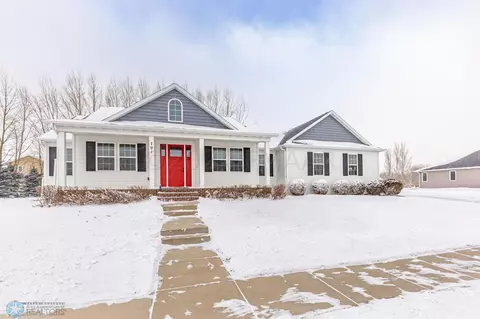 701 Willow Bend Dr, Casselton, ND 58012