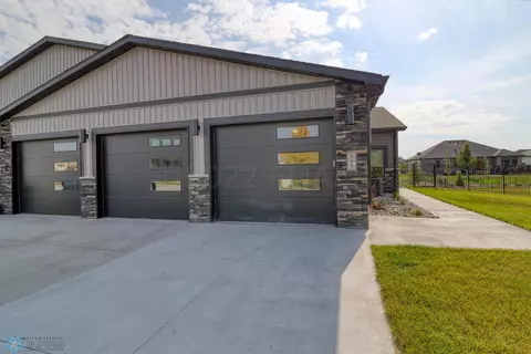 489 34 Way E, West Fargo, ND 58078