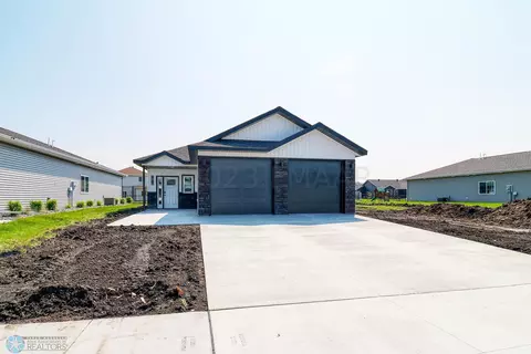 7816 Wild Rose Way, Horace, ND 58047
