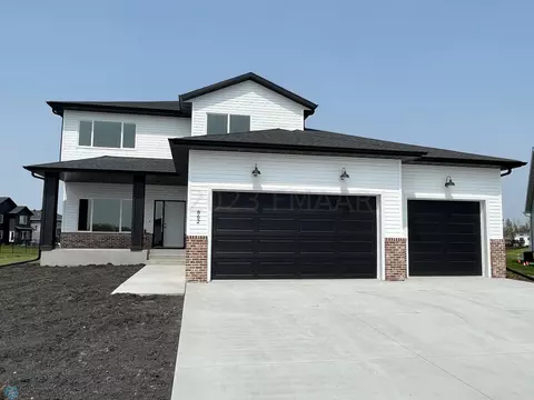 862 60 Ave W, West Fargo, ND 58078