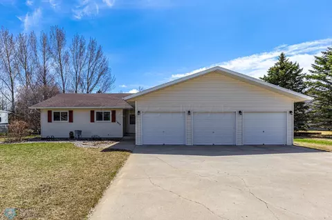 1405 Sunset Blvd, Hawley, MN 56549
