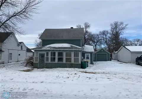 413 1 St W, Hunter, ND 58048