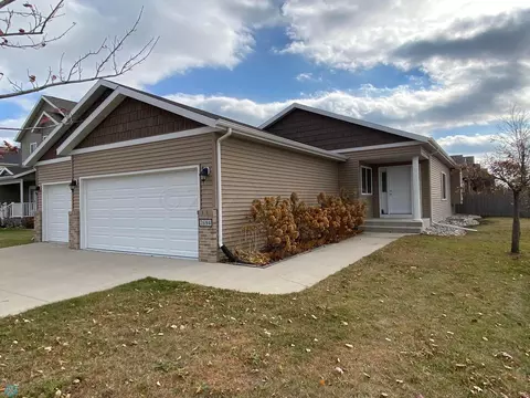 2694 57 Ave S, Fargo, ND 58104