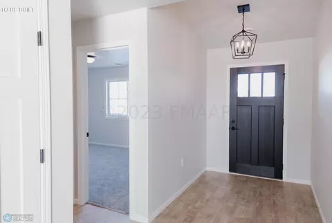 4713 Hampton Loop S, Moorhead, MN 56560 photo 2