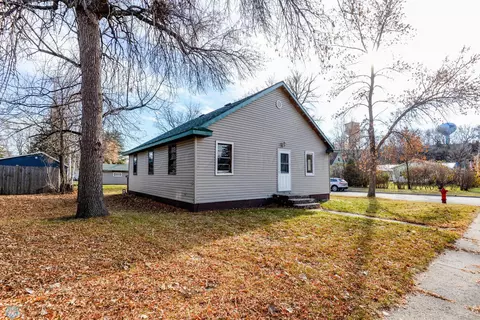 229 7th Ave, Enderlin, ND 58027 photo 4