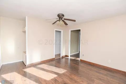 229 7th Ave, Enderlin, ND 58027 photo 8