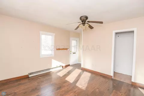 229 7th Ave, Enderlin, ND 58027 photo 9