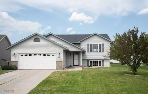 1010 11 Ave SE, Barnesville, MN 56514