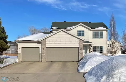 6210 16 St S, Fargo, ND 58104