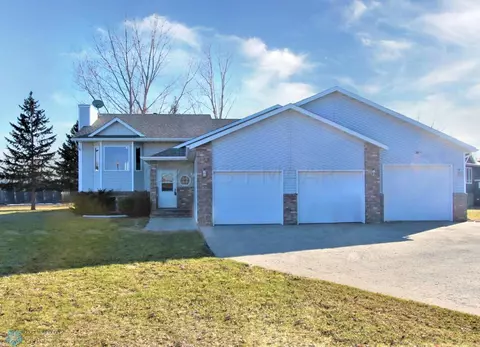 806 8th Ave SE, Barnesville, MN 56514