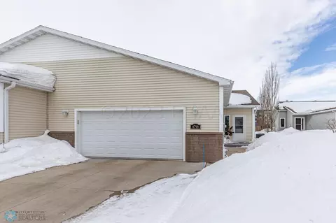 4799 44 St S, Fargo, ND 58104