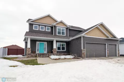 1041 Larkin Ln W, West Fargo, ND 58078