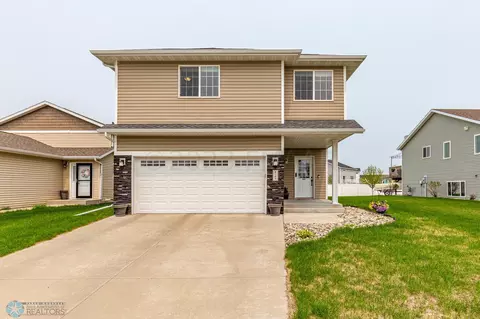 6169 59th Ave S, Fargo, ND 58104