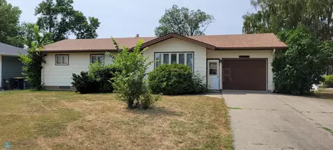 1310 6th Ave SE, Jamestown, ND 58401