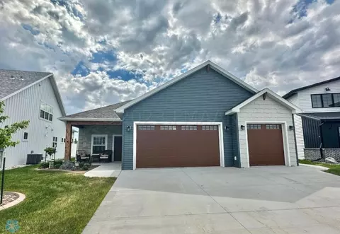 4880 Bluebell Loop S, Fargo, ND 58104