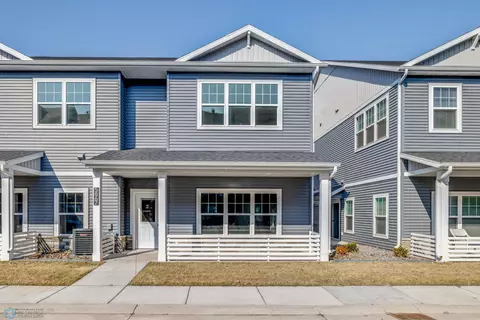5867 41 St S, Fargo, ND 58104