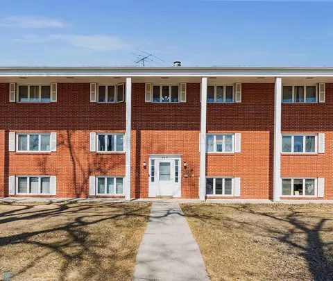 809 6 Ave N # D15, Fargo, ND 58102