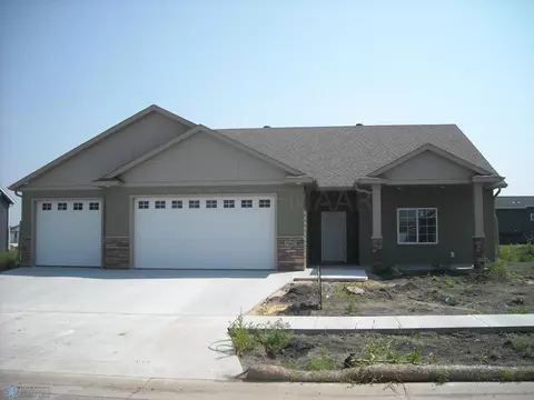 7482 16 St S, Fargo, ND 58104