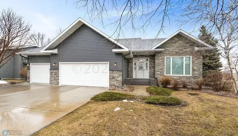 229 Oxbow Cir, Oxbow, ND 58047