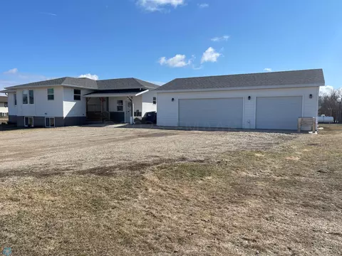 1401 S Front St, Lisbon, ND 58054