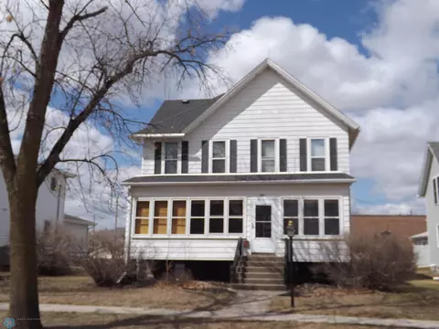 307 4 St N, Wahpeton, ND 58075