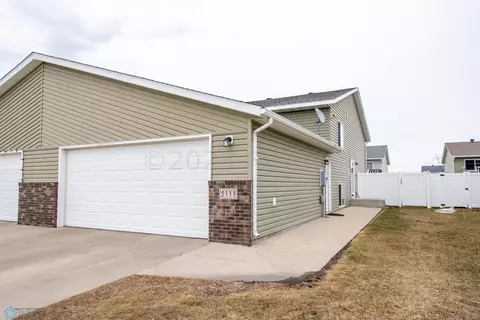 5111 49 Ave S, Fargo, ND 58104