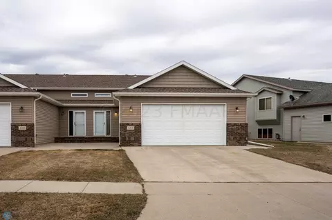 4404 53rd St S, Fargo, ND 58104