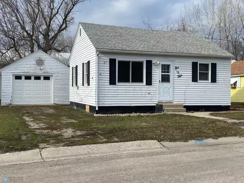 104 W 2nd Ave, Ada, MN 56510
