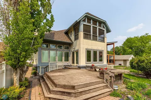 342 Elmwood Ave S, Fargo, ND 58103