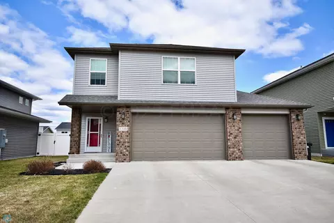 1310 Southwood Dr, Dilworth, MN 56529